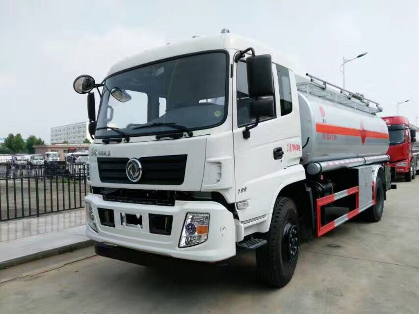 國(guó)五東風(fēng)12.5方運(yùn)油車(chē)