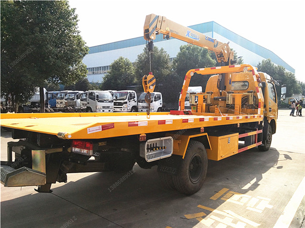 東風多利卡帶吊一拖二清障車 東風多利卡帶吊一拖二清障車