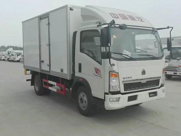 重汽豪沃4.1米貨廂冷藏車