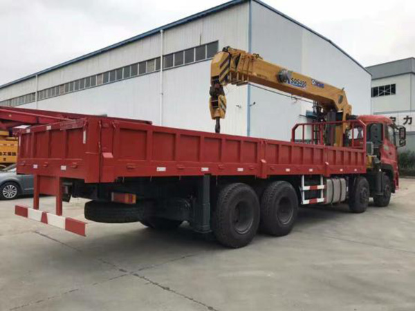 東風(fēng)征夢前四后八輪隨車吊 東風(fēng)征夢前四后八輪隨車吊