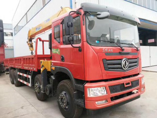 東風(fēng)征夢前四后八輪隨車吊 東風(fēng)征夢前四后八輪隨車吊