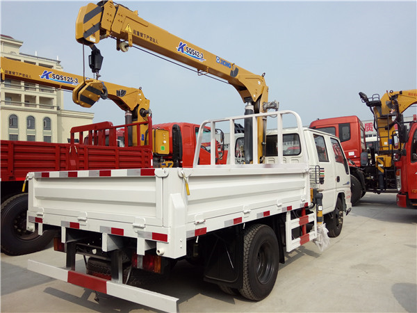 江鈴順達(dá)雙排徐工2噸隨車吊 江鈴順達(dá)雙排徐工2噸隨車吊