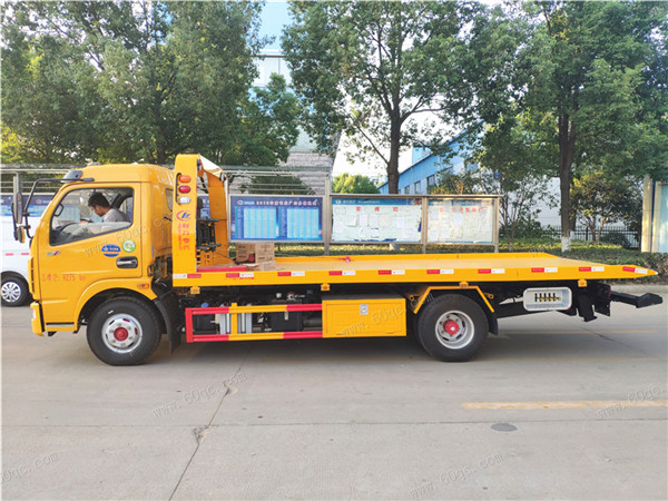 東風(fēng)多利卡D7一拖二清障車 東風(fēng)多利卡D7一拖二清障車