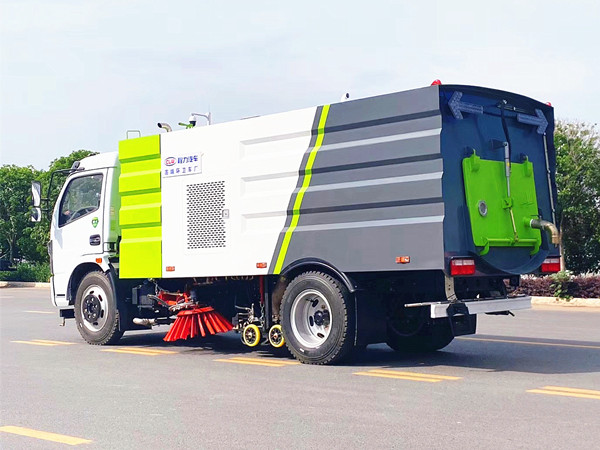 東風(fēng)福瑞卡8方洗掃車 東風(fēng)福瑞卡8方洗掃車