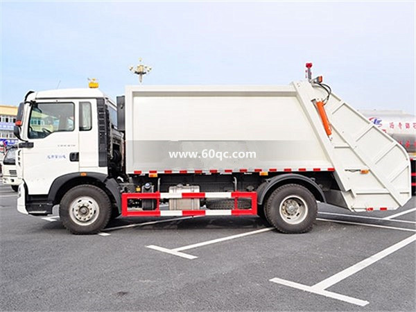 國五重汽壓縮式垃圾車