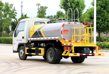 國(guó)六福田時(shí)代小卡之星藍(lán)牌2.7噸灑水車