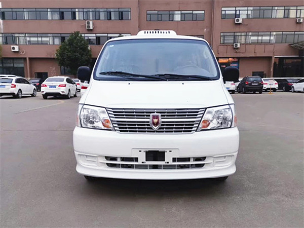 金杯快運(yùn)面包冷藏車(chē)