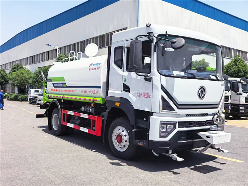 東風(fēng)多利卡D9灑水霧炮車